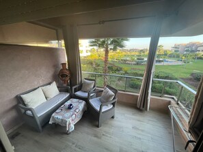 Luxury Apartment | Terrace/patio