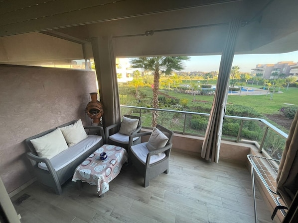 Luxury Apartment | Terrace/patio