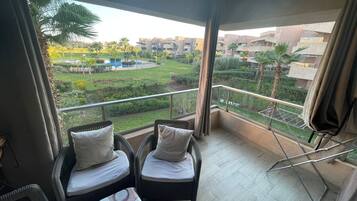 Luxury Apartment | Terrace/patio