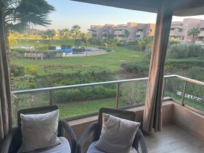 Luxury Apartment | Terrace/patio