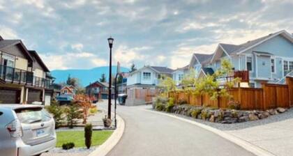 Cozy nâcomfortable 1 bedroom suite - A few minute drive to NRGH, VIU, Woodgrove