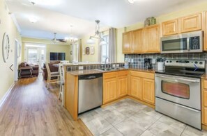 Fridge, microwave, oven, stovetop - Gorgeous 3 bed, 2 bath condo on the river! (Sevierville)