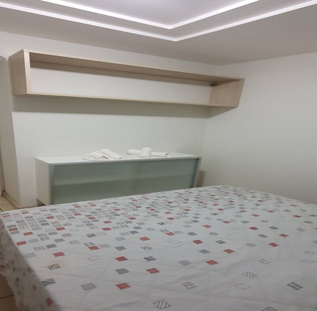 2 quartos, Wi-Fi de cortesia, roupa de cama