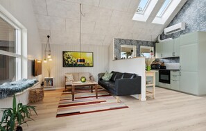 تلفزيون ذكي، مدفأة، تنس طاولة