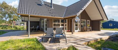 屋外ダイニングエリア