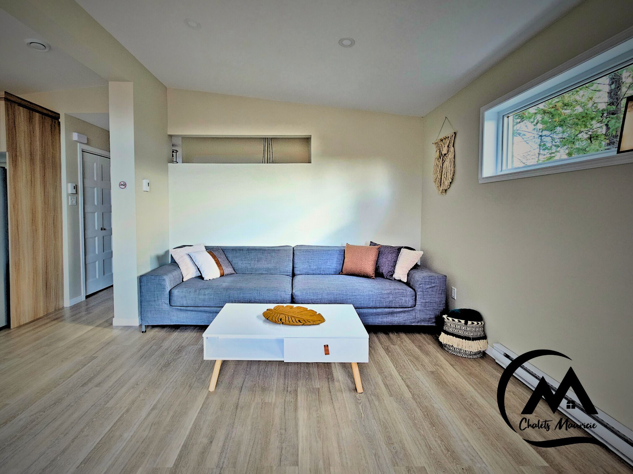 Escapade de Rêve! Chalet Neuf avec Spa, Vue Imprenable sur les Montagnes!