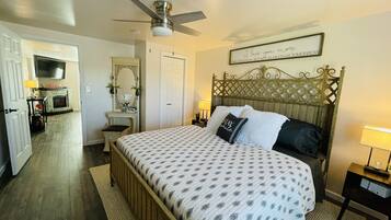 2 Schlafzimmer, BĂŒgeleisen/BĂŒgelbrett, kostenloses WLAN, BettwĂ€sche