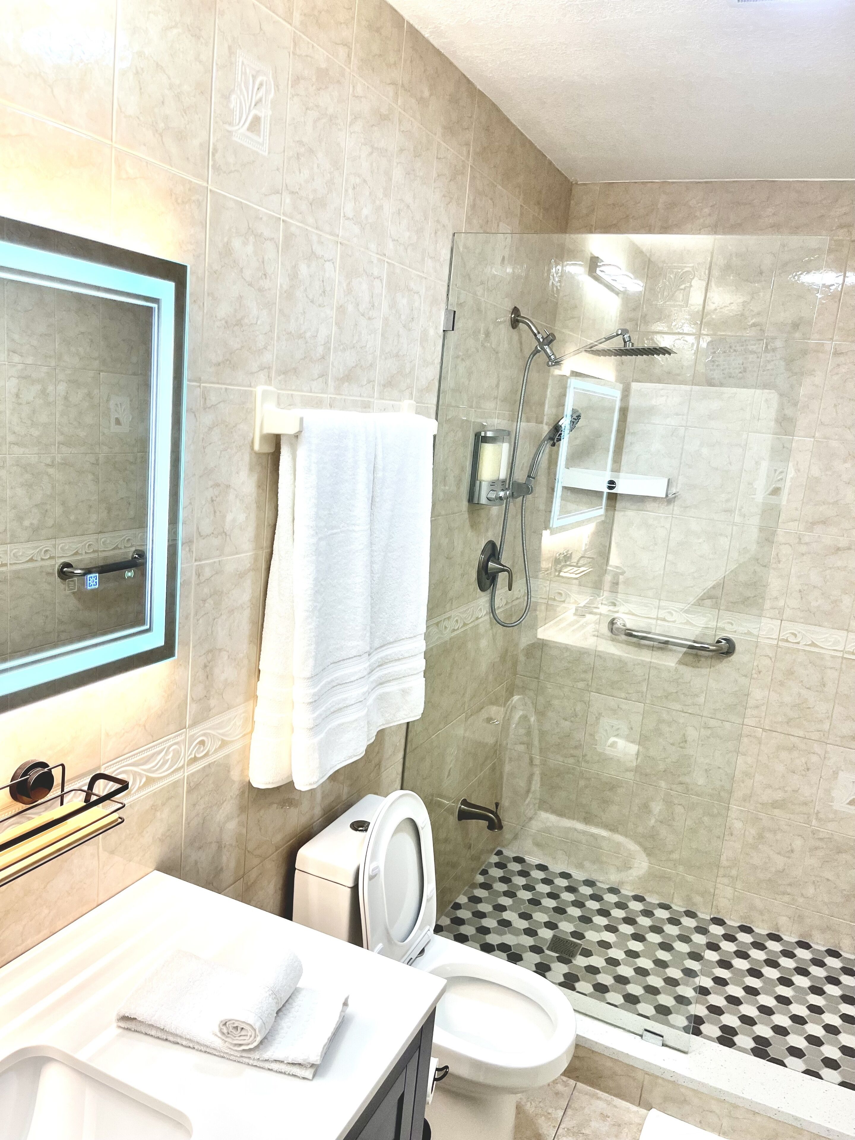 Bay apartment included 2 kayaks/2 paddles