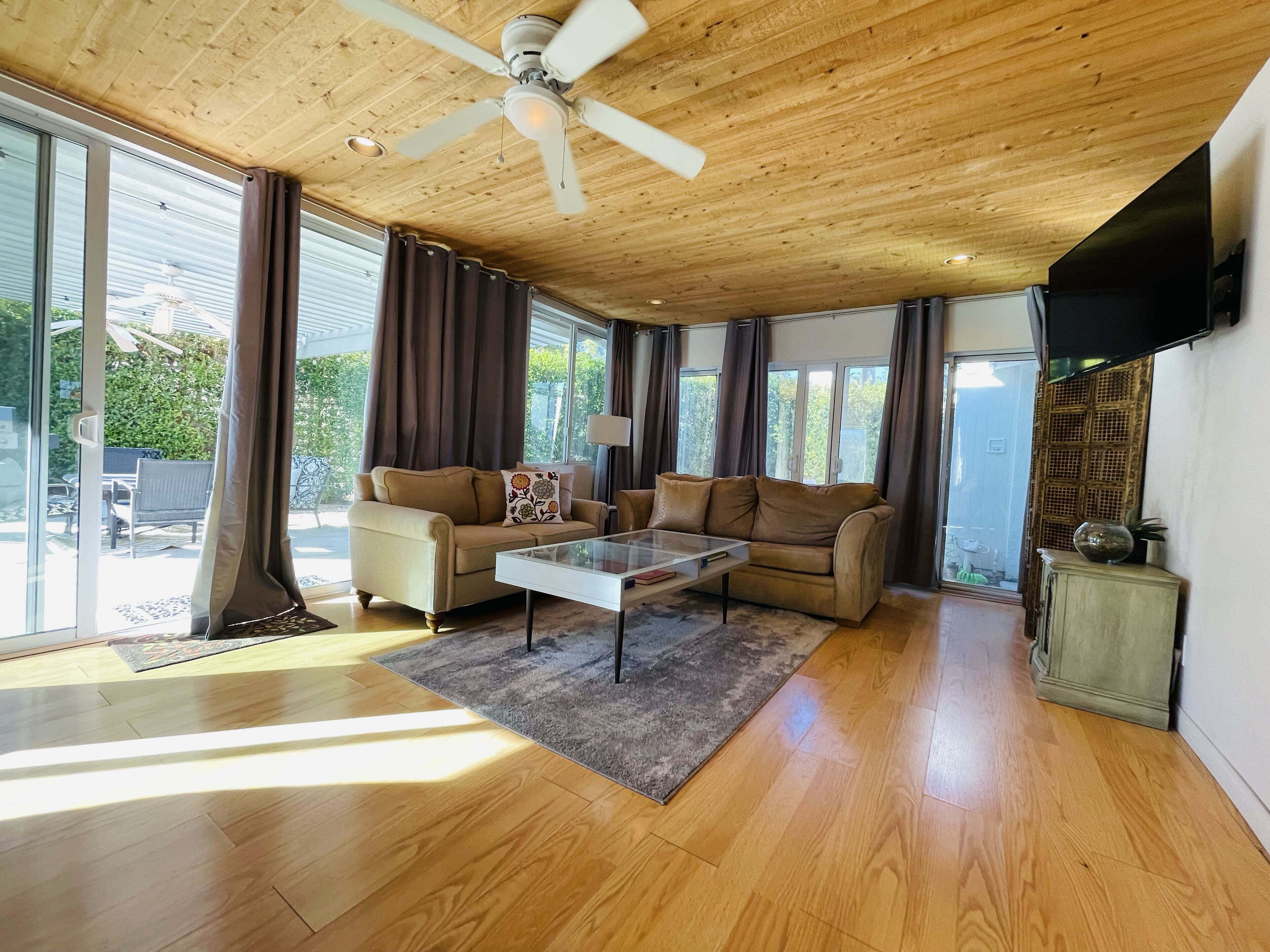 New Vibrant Palms Desert Escape