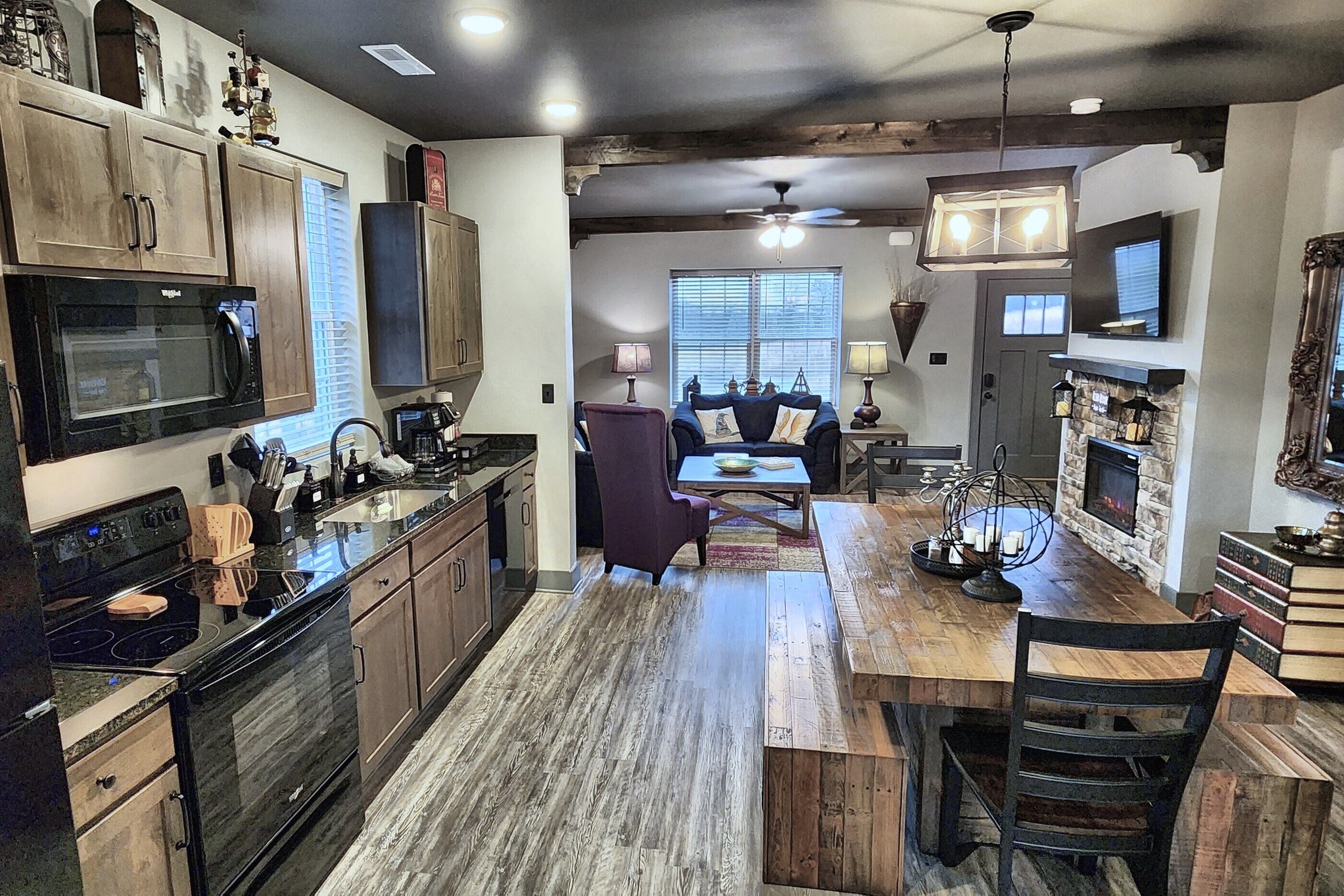 雪櫃、微波爐、焗爐、爐具