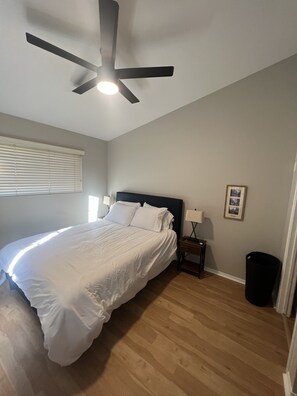 2 chambres, fer et planche à repasser, draps fournis