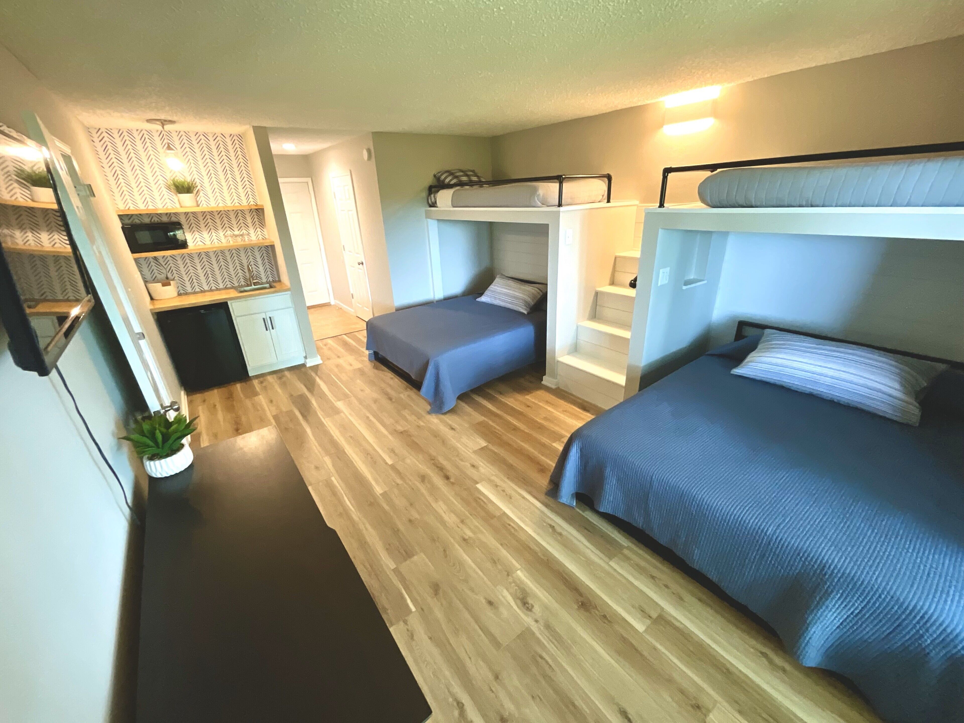 COMPLETELY RENOVATED Shanty Creek Condo - Lake access