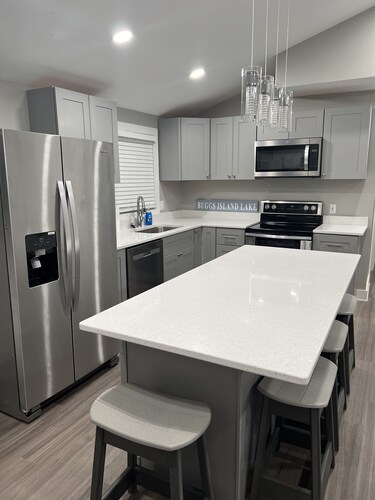 LAKE VIEW!  FISHERMANS DREAM! CLOSE TO BLUESTONE BOAT LANDING!