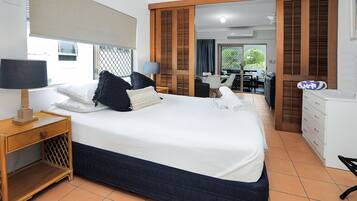 Apartemen Kota | 1 kamar tidur, setrika/meja setrika, Wi-Fi gratis, dan seprai linen