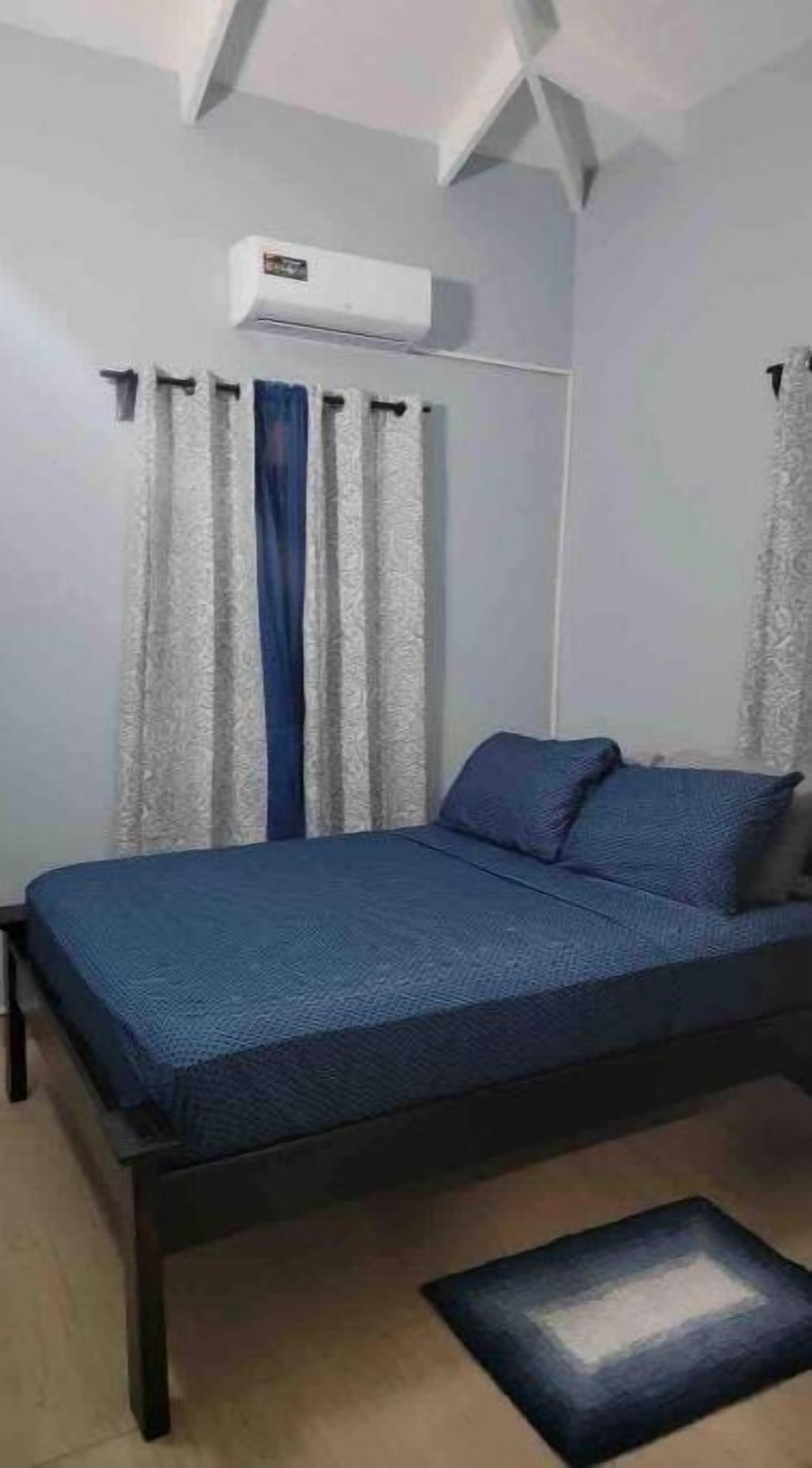 2 habitaciones, tabla de planchar con plancha y wifi gratis 