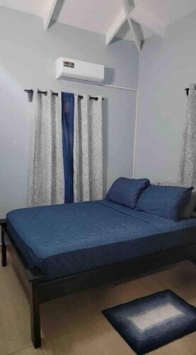 2 BR w/ AC APT near Grand Anse Beach -15 mins walk, 10 mins away from airport.