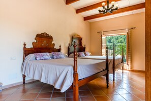 4 Schlafzimmer, Bügeleisen/Bügelbrett, kostenloses WLAN, Bettwäsche