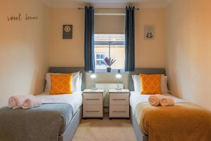 3 soveværelser, skrivebord, strygejern/strygebræt, Wi-Fi