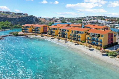 Dream apartment overlooking the marina!