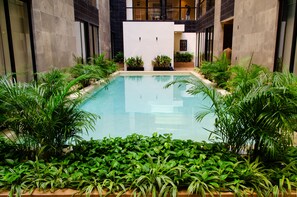 屋外プール、温水プール