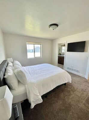 5 bedrooms, iron/ironing board, travel crib, free WiFi - Peaceful Brookstone Family Retreat – Quiet Comfort in a Safe Neighborhood (Pocatello)