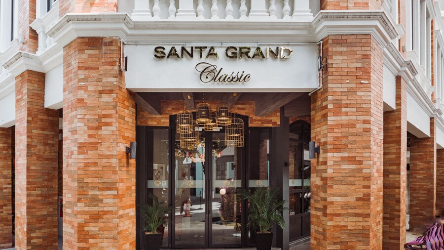 Santa Grand Classic Chinatown