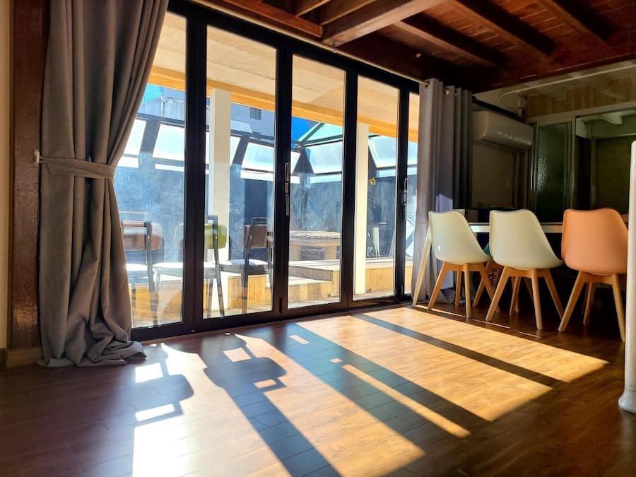Quarto casal família | Área de estar | Smart TV, pisos aquecidos