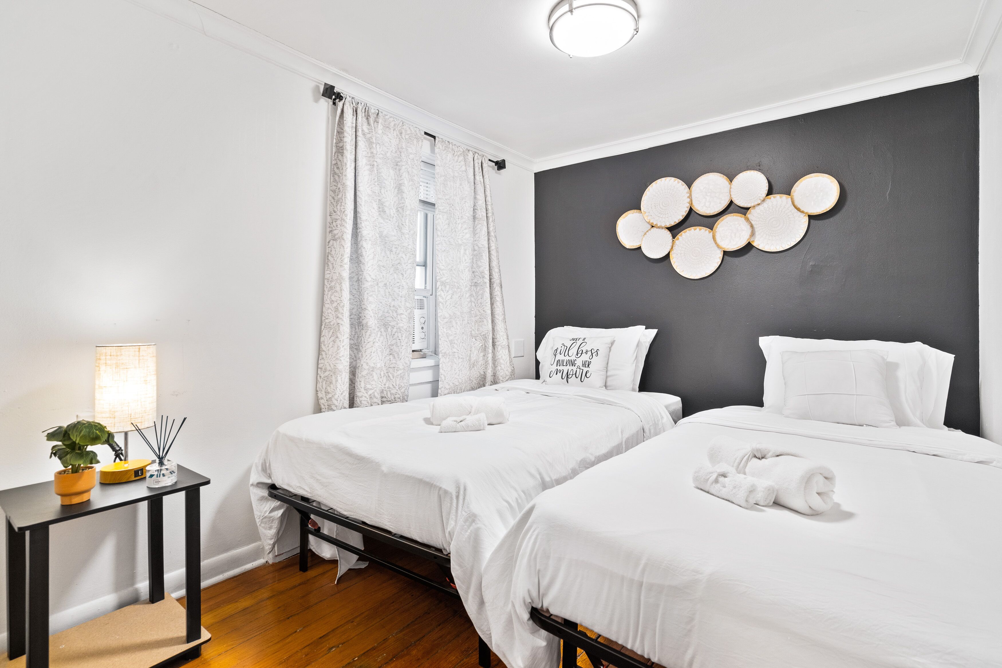 2 bedrooms, desk, iron/ironing board, travel crib