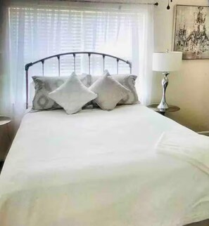 3 bedrooms, free WiFi, bed sheets