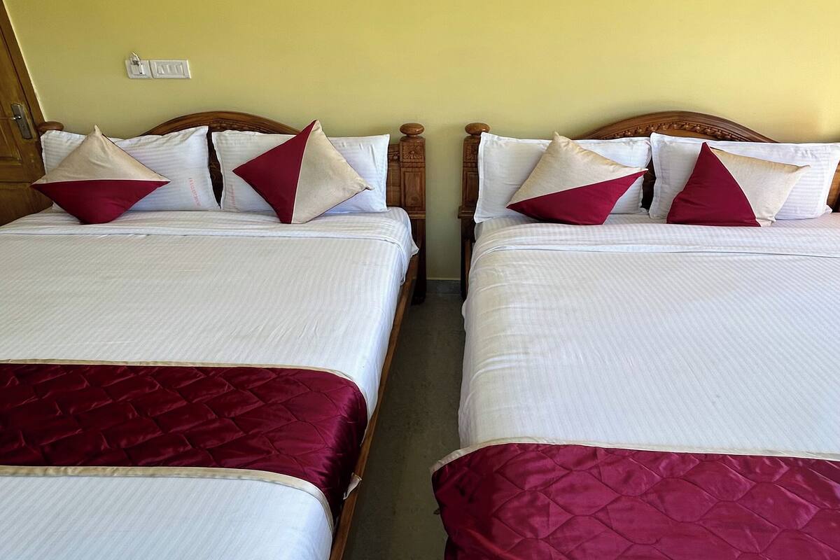 Habitación superior | Escritorio, wifi gratis, ropa de cama