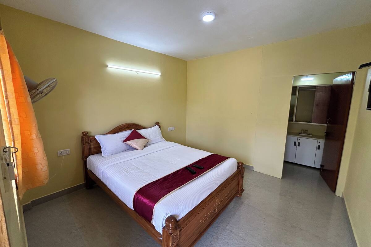 Habitación Deluxe doble | Escritorio, wifi gratis, ropa de cama