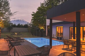 Outdoor pool - VILLA SAISON FUJI (Fujikawaguchiko)