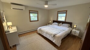 2 bedrooms, desk, iron/ironing board, free WiFi