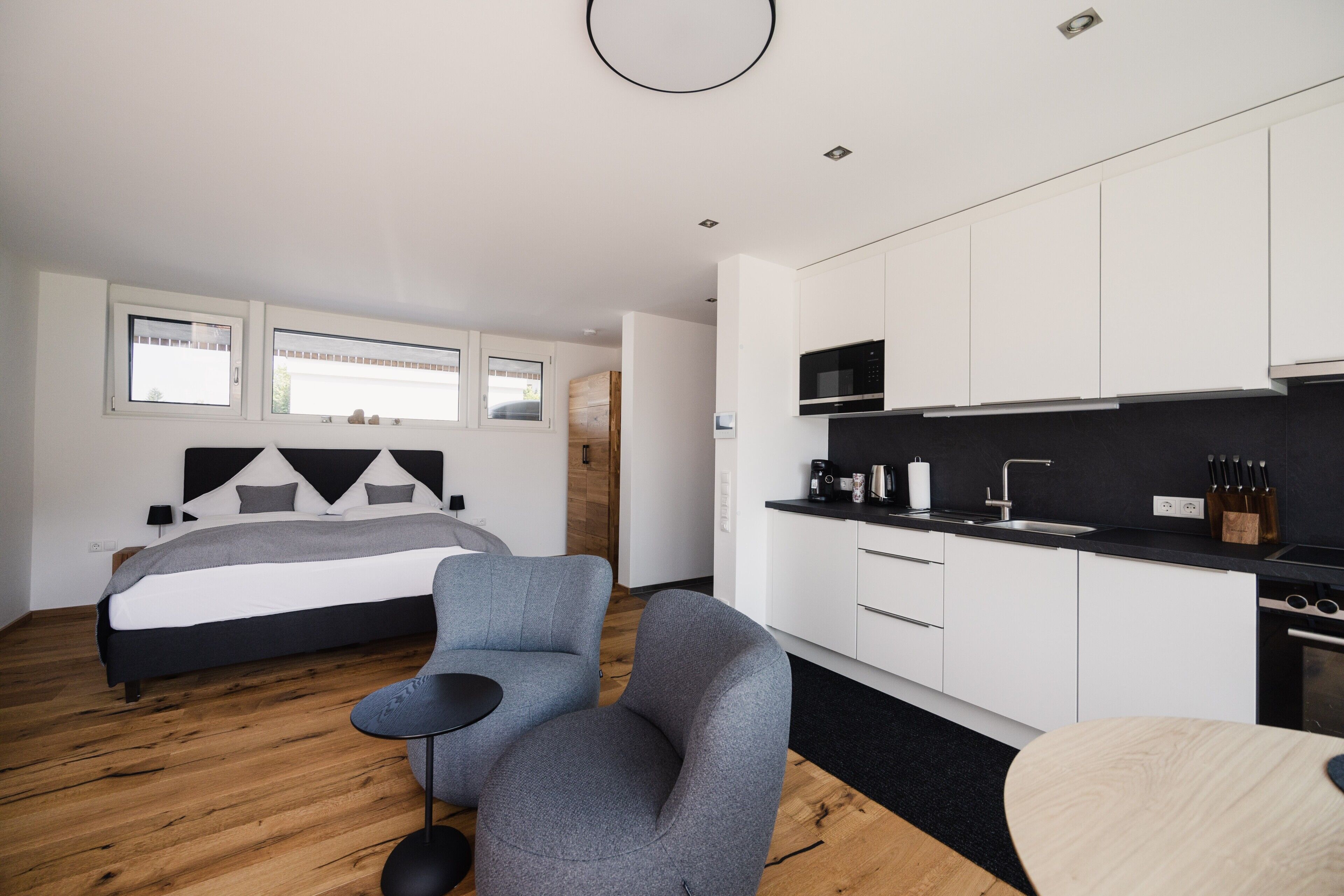 1 slaapkamer, een strijkplank/strijkijzer, gratis wifi, beddengoed