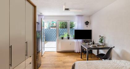 Studio Apartment 'Fewo-Rennbächle' with Mountain View, Terrace & Wi-Fi