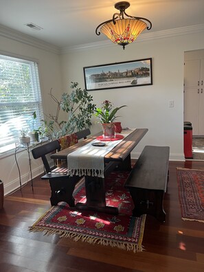 Dining - Casa Bella Vita is waiting to share the beautiful life with you! (Charleston)