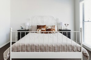 3 عدّة غرف نوم ومكواة/لوح كي وسرير سفر وواي فاي مجانًا