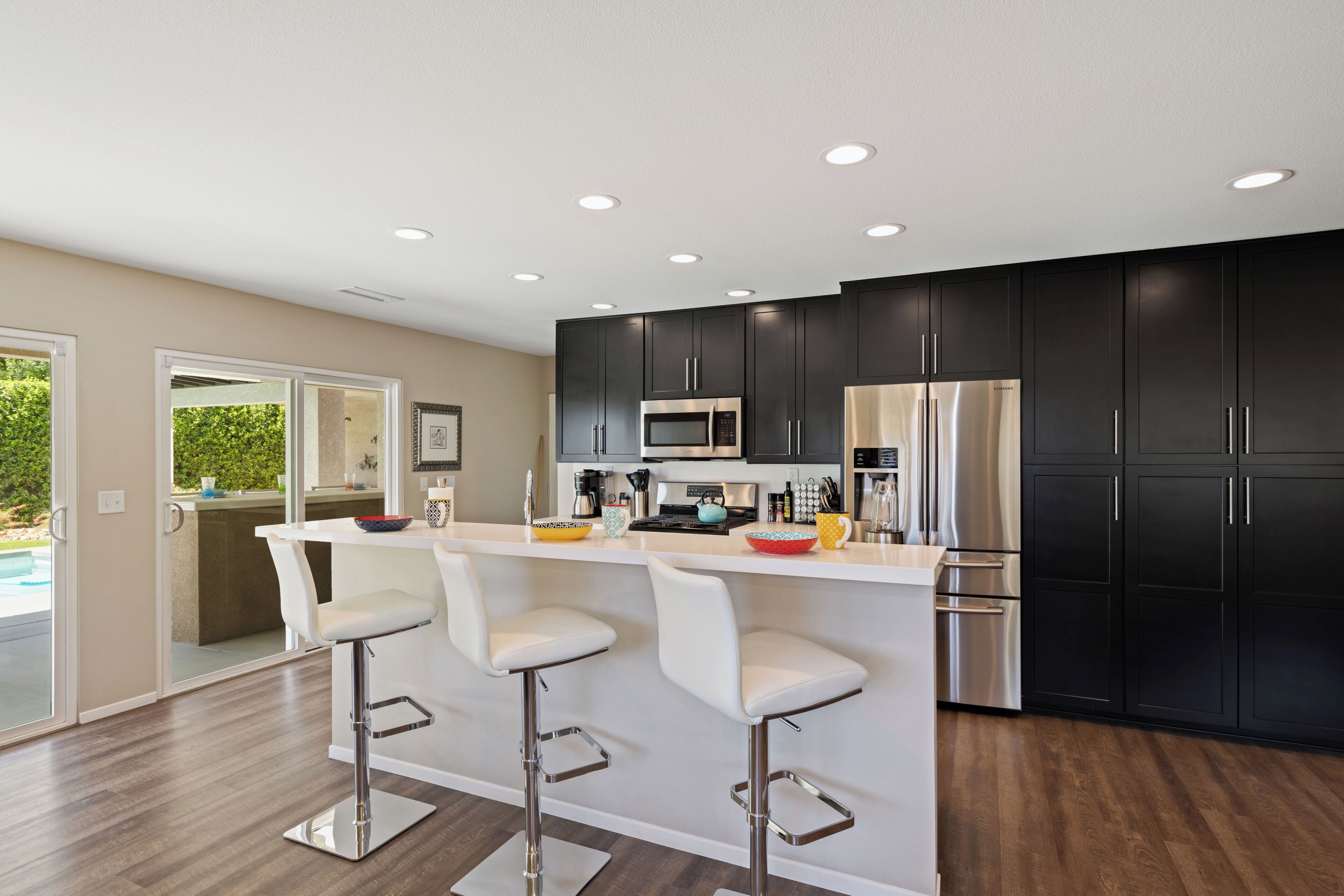 ثلاجة، ميكروويف، فرن، موقد طهي مسطح