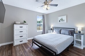3 bedrooms, iron/ironing board, WiFi, bed sheets