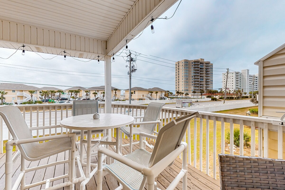 Photo 6 of Dog-friendly condo with pools, tennis, golf, deeded beach access, & deck