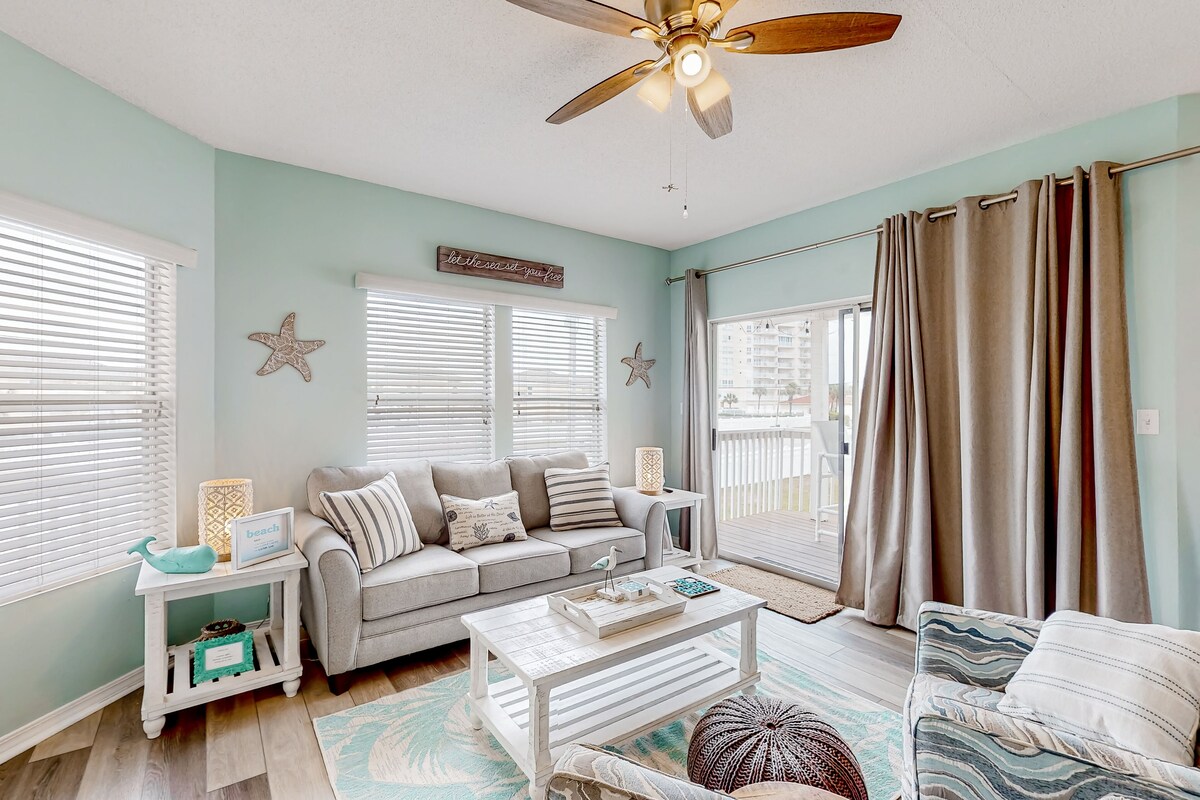 Photo 7 of Dog-friendly condo with pools, tennis, golf, deeded beach access, & deck