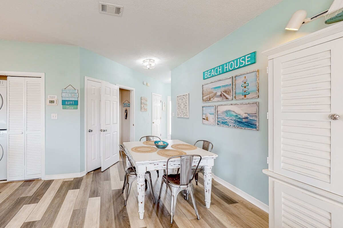 Photo 10 of Dog-friendly condo with pools, tennis, golf, deeded beach access, & deck