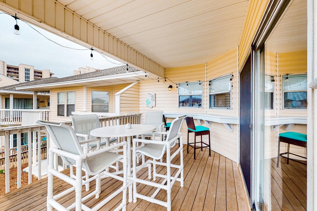 Photo 31 of Dog-friendly condo with pools, tennis, golf, deeded beach access, & deck