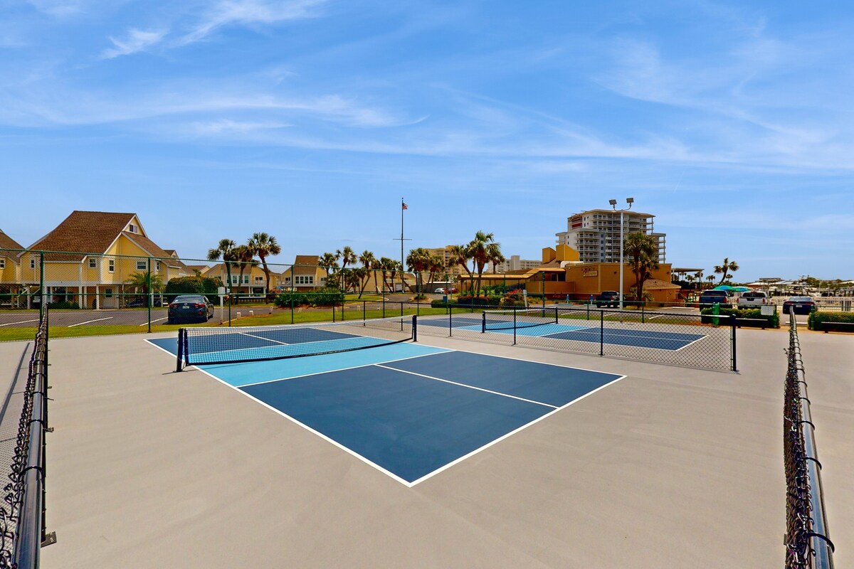 Photo 32 of Dog-friendly condo with pools, tennis, golf, deeded beach access, & deck