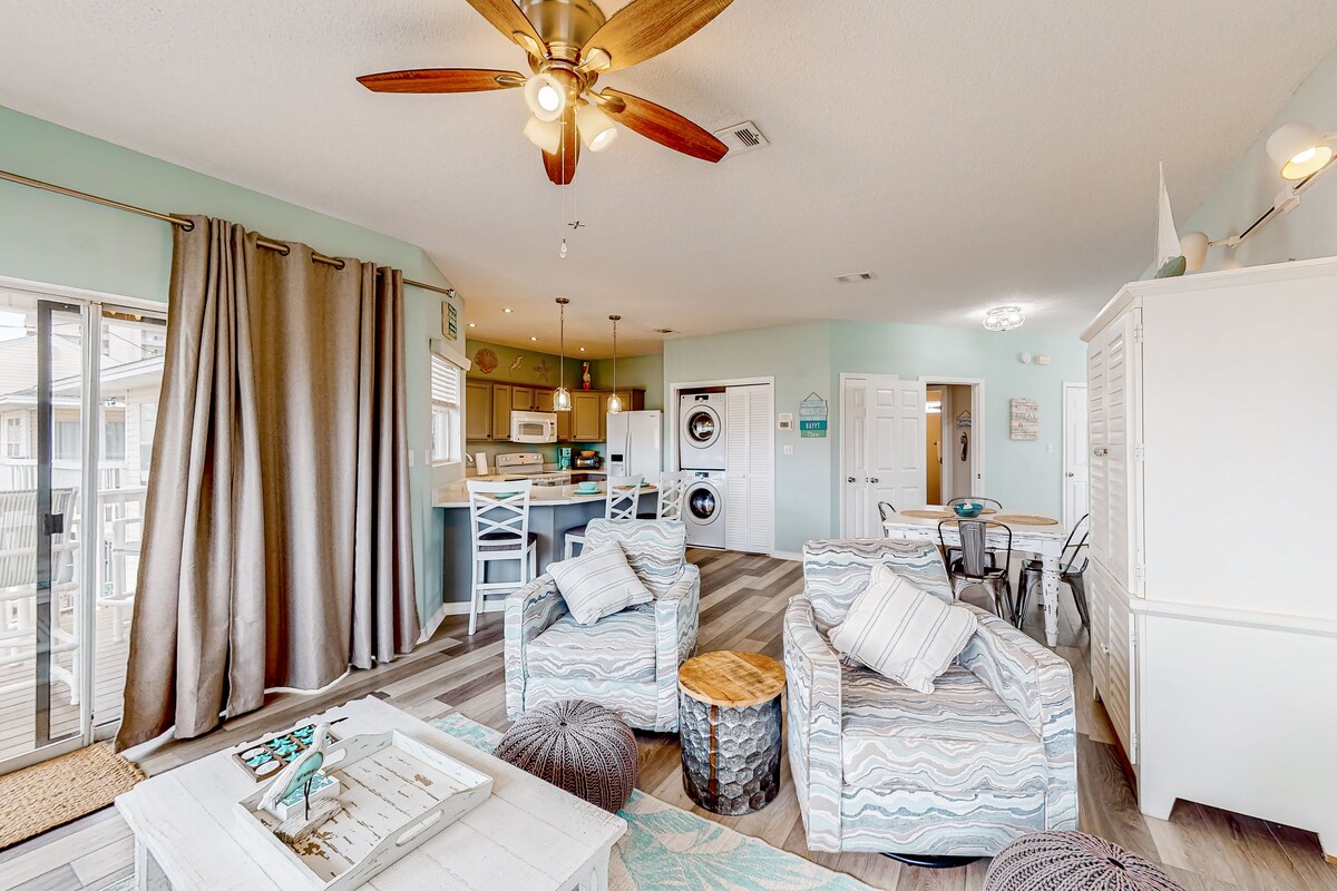 Photo 9 of Dog-friendly condo with pools, tennis, golf, deeded beach access, & deck