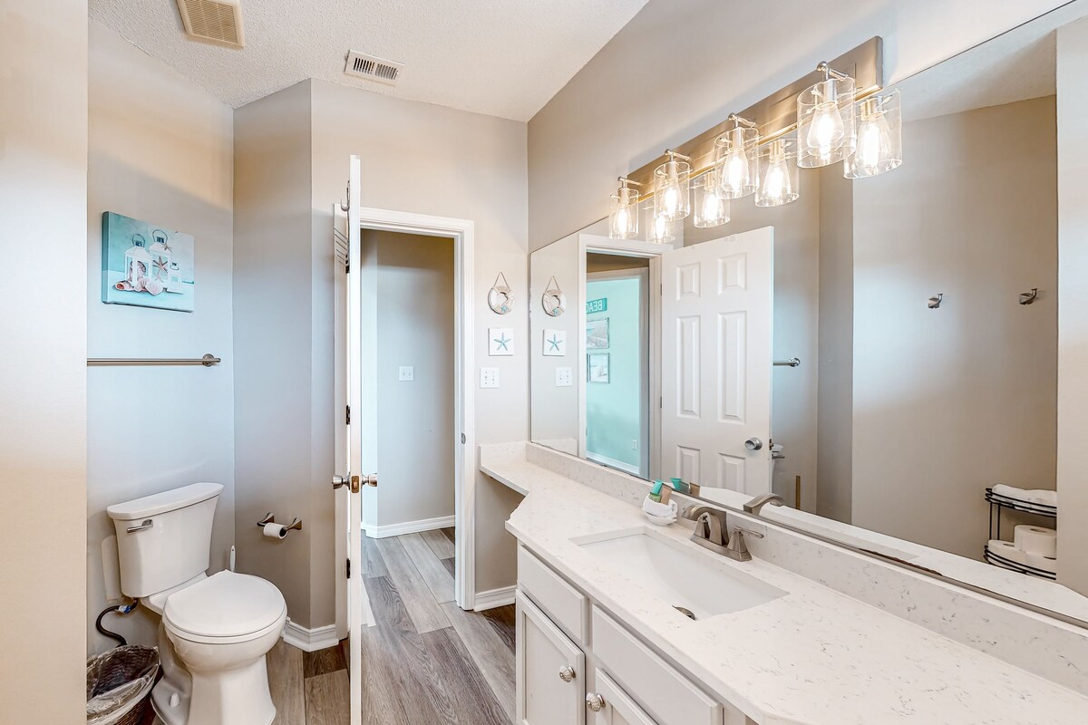 Photo 26 of Dog-friendly condo with pools, tennis, golf, deeded beach access, & deck