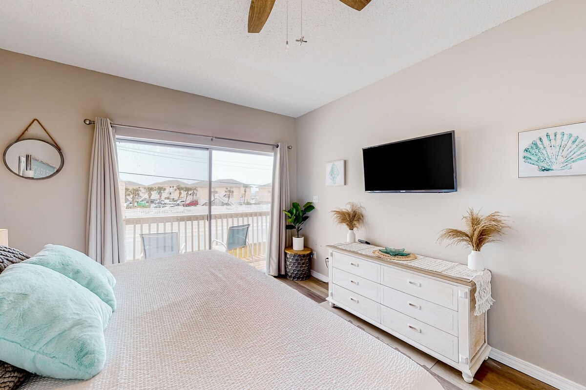 Photo 18 of Dog-friendly condo with pools, tennis, golf, deeded beach access, & deck