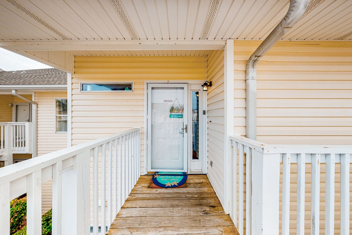 Photo 28 of Dog-friendly condo with pools, tennis, golf, deeded beach access, & deck