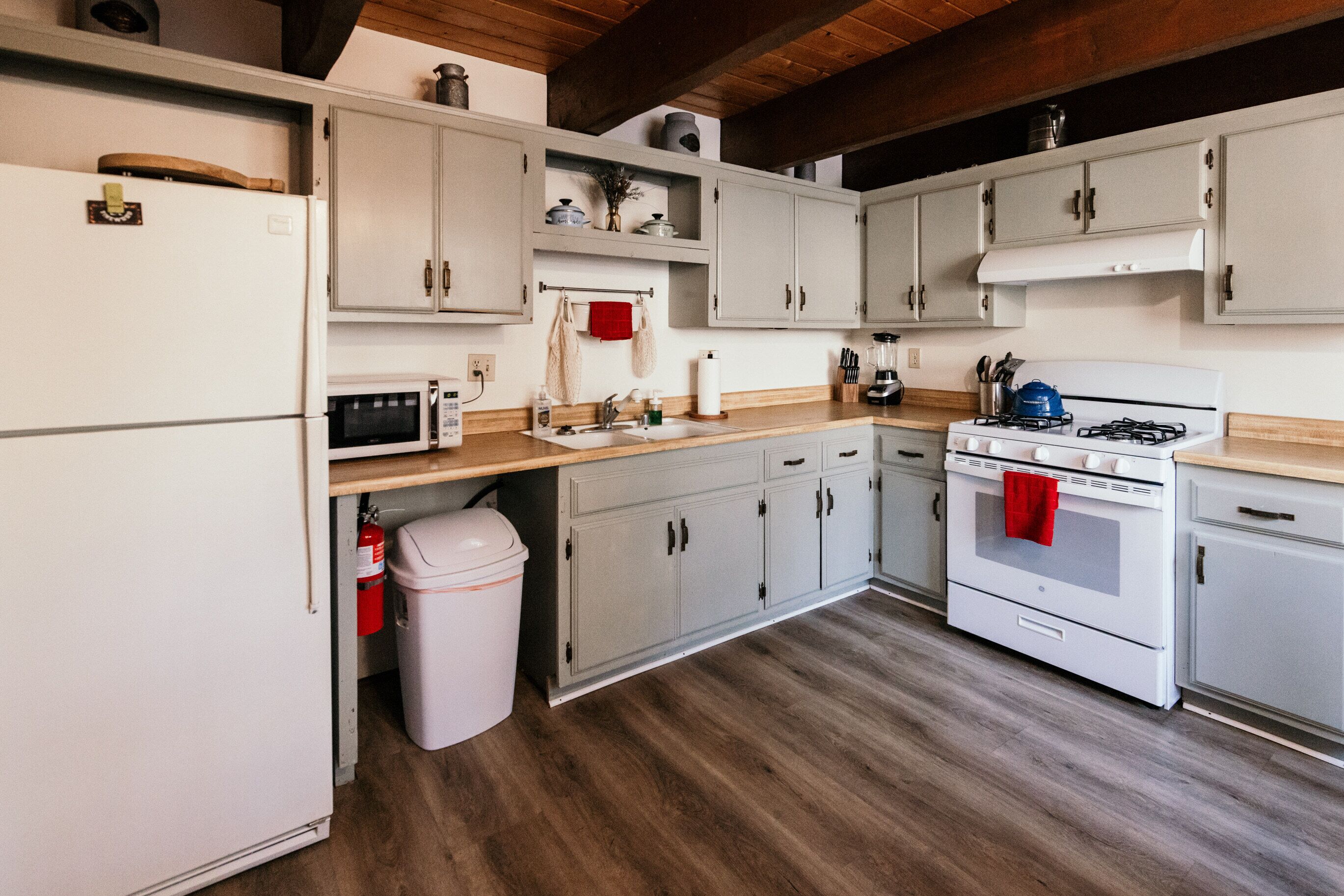 New hot tub and fence ￼