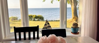 Brilliant Lakefront Views- Private Home